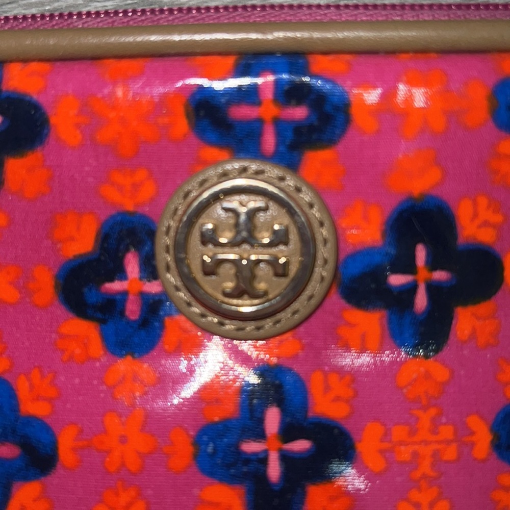 Tory Burch IPad Case - Picture 3 of 5